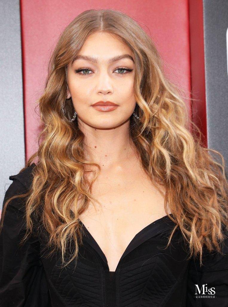 七哥力荐:女人的激吻唇一定要配上海藻卷才是真性感