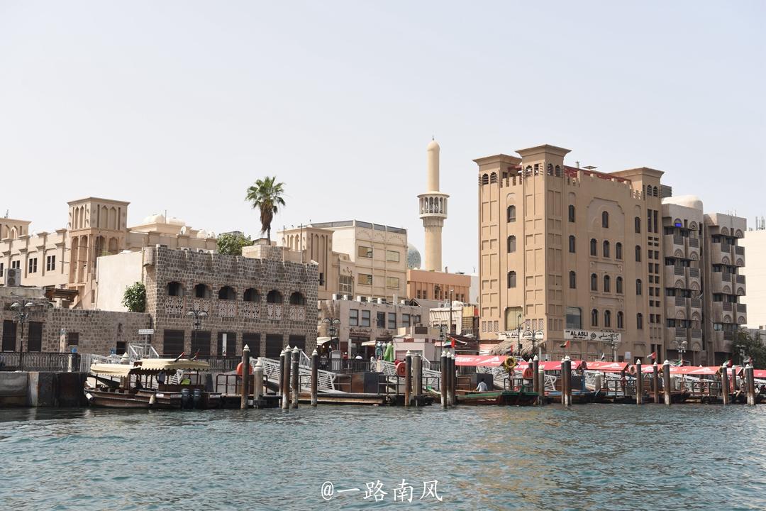 阿联酋温度奇高又缺水缺雨，曾被认为不适合居住，如今却成富豪国