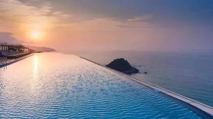 泰国网红星空泳池,无边网红泳池