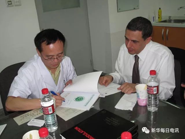 刀尖上的“勇者之舞”：国内“细胞刀第一人”李勇杰