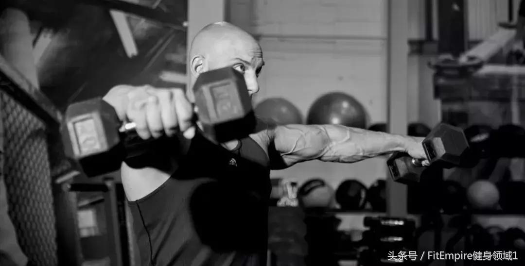 你那块永远都不长的肌肉,今天五步搞定!大神就是这样顺利攻克的