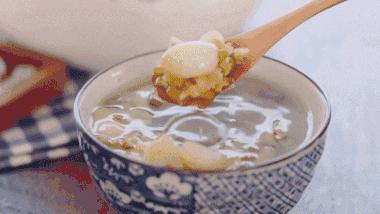 绿豆汤里放什么东西没那么寒,绿豆汤怎么熬才能消暑