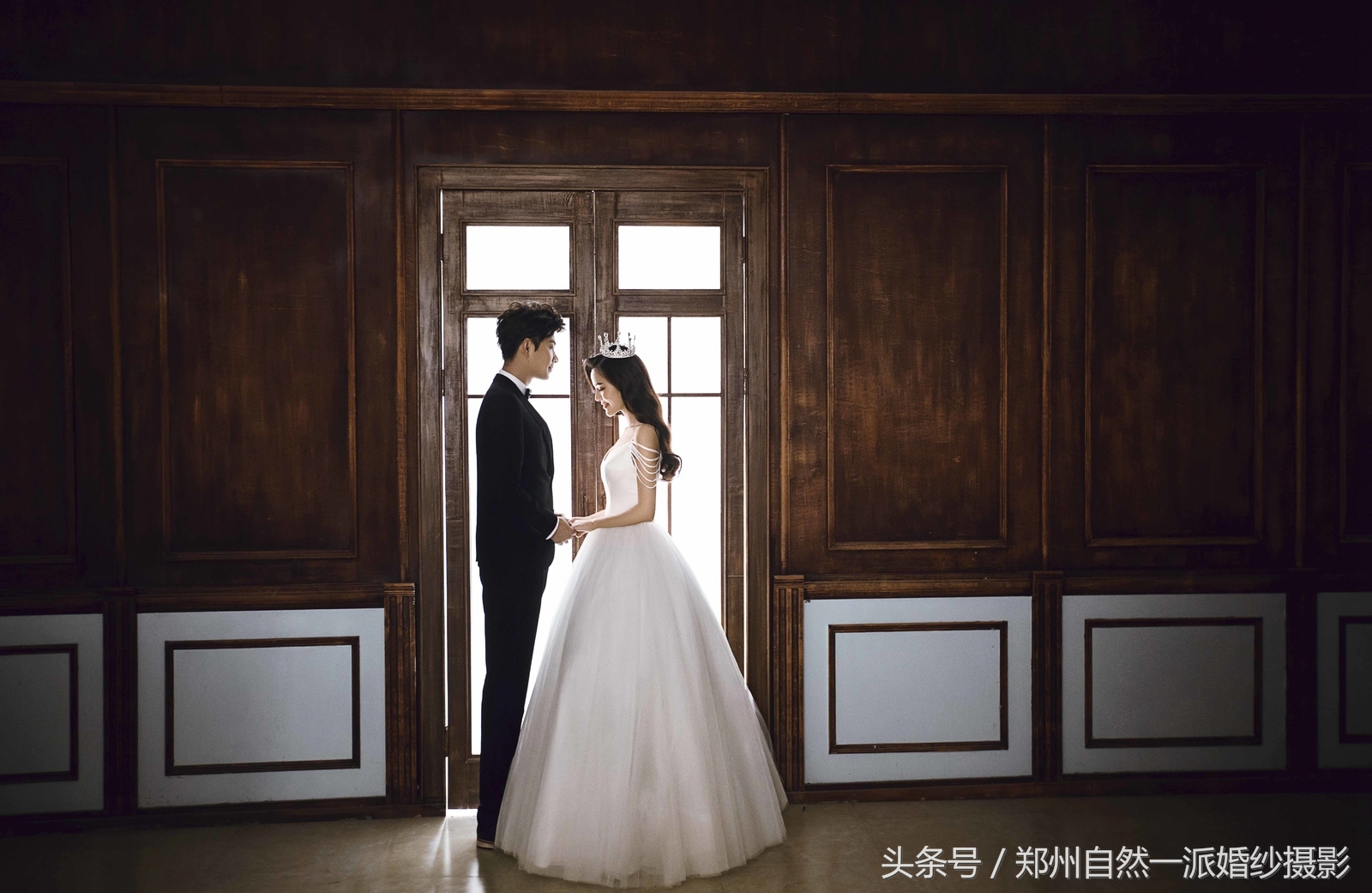 一群人拍照摆pose大全,拍照不会摆pose看下去就知道了