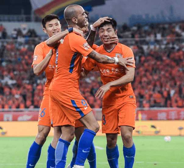 鲁能对战巅峰时期的恒大,经典回顾广州恒大2比1山东鲁能