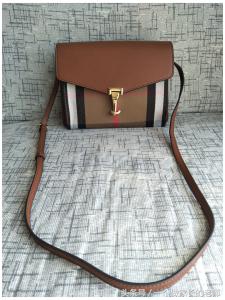 殊途同归罢了,拼多多上巴宝莉为何如此便宜