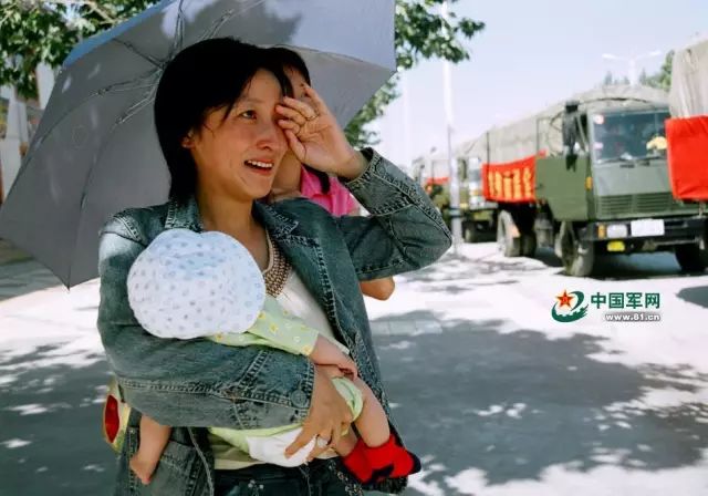 向所有中国军人军属致敬,致敬军人致敬军属