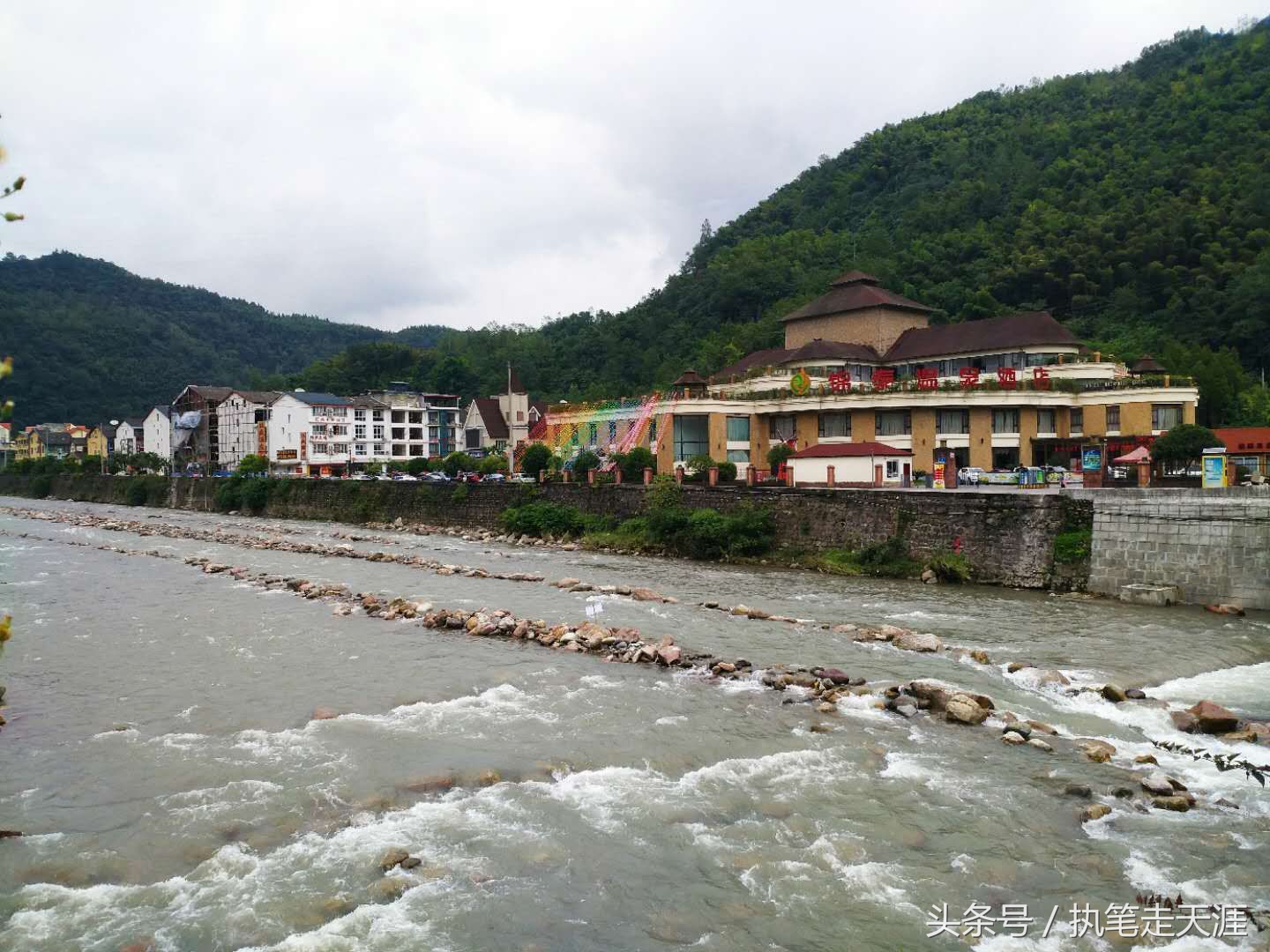 曾经成都人首选的度假小镇大邑花水湾，现在怎么样了？