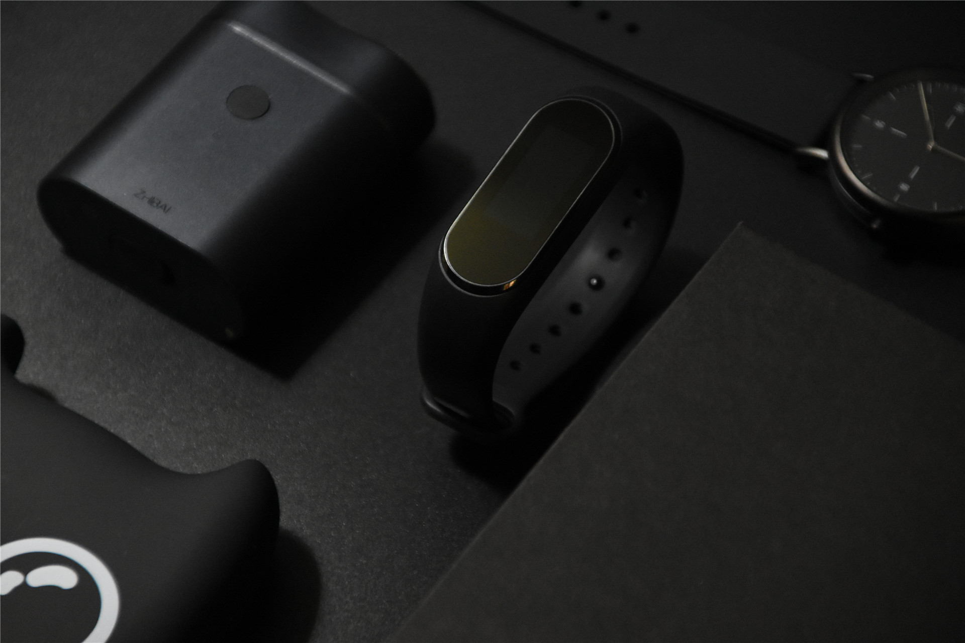 黑加手环对比小米手环3nfc,小米手环8nfc和iwatch