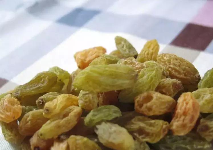 河南一高校暴雨积水,河南暴雨平原变湖泊