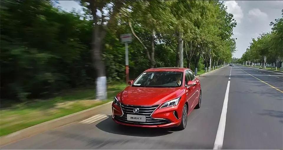 20年长安逸动xt两厢车手动挡二手,长安两厢车逸动xt该怎么选