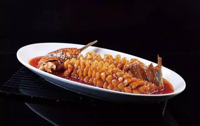 农村女大厨教大家做松鼠鱼,国宴大厨做鲈鱼松鼠鱼