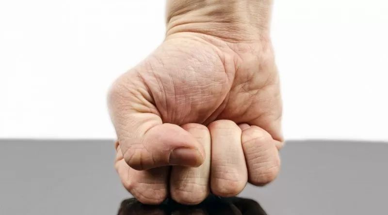 佛检拍案丨两*女幼**泣血悲鸣:我爸缘何杀了我妈?