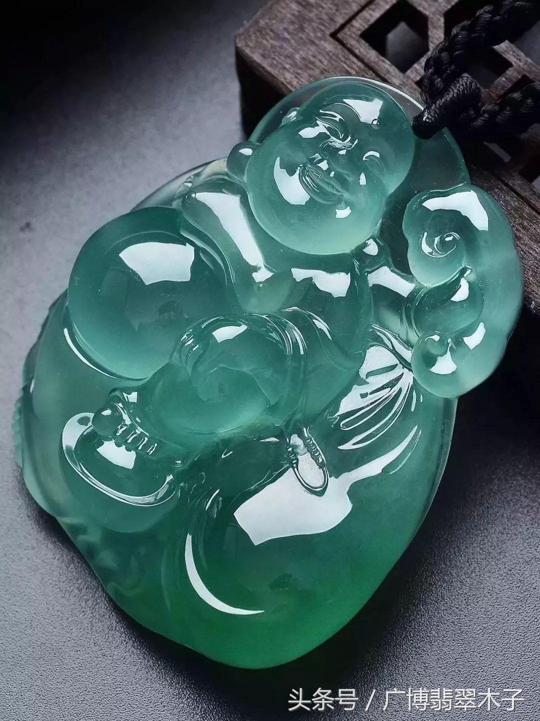 六千多块的“龙石种“翡翠，不用想都是假货