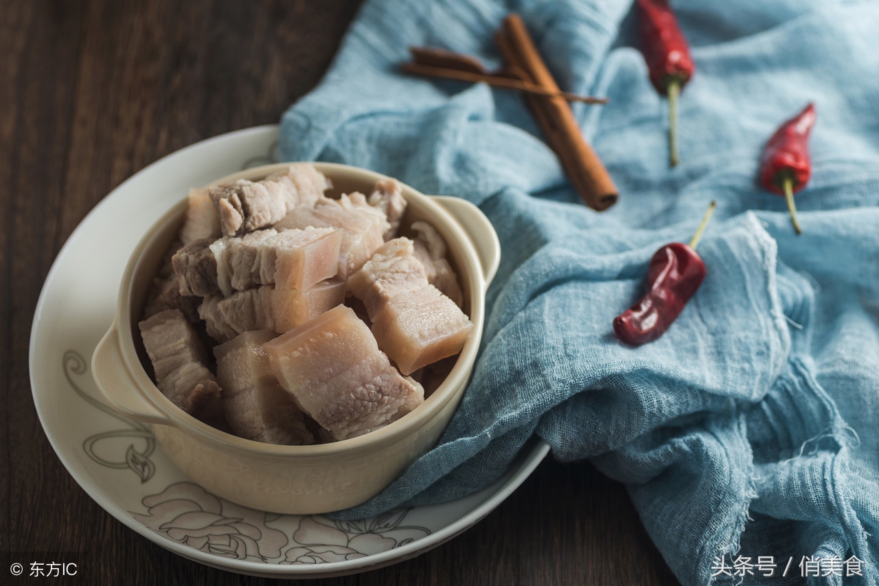 白切猪肉这样做肥而不腻非常好吃,猪肉怎么做好吃不腻有营养