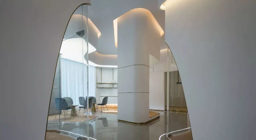 miho绫宠嵎鑲や綋缇庡涓績鏂板厜閲屽簵,miho绫宠嵎鑲や綋缇庡涓績