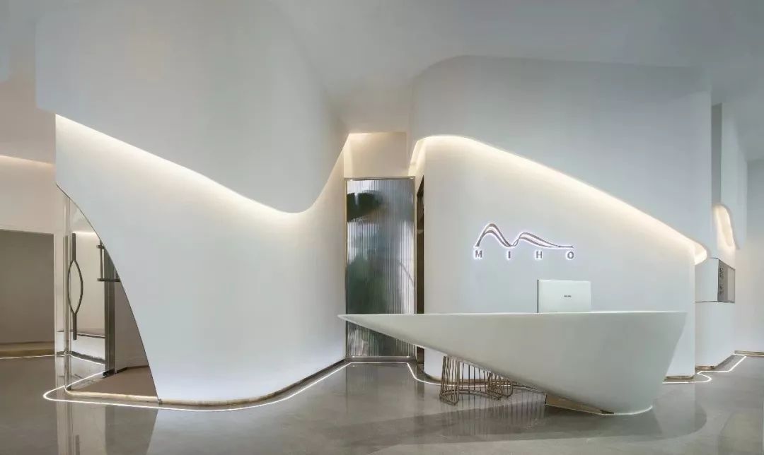 miho绫宠嵎鑲や綋缇庡涓績鏂板厜閲屽簵,miho绫宠嵎鑲や綋缇庡涓績