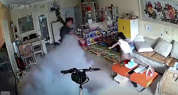 平衡车起火事件如何处理的,平衡车电池炸了但是没有起火