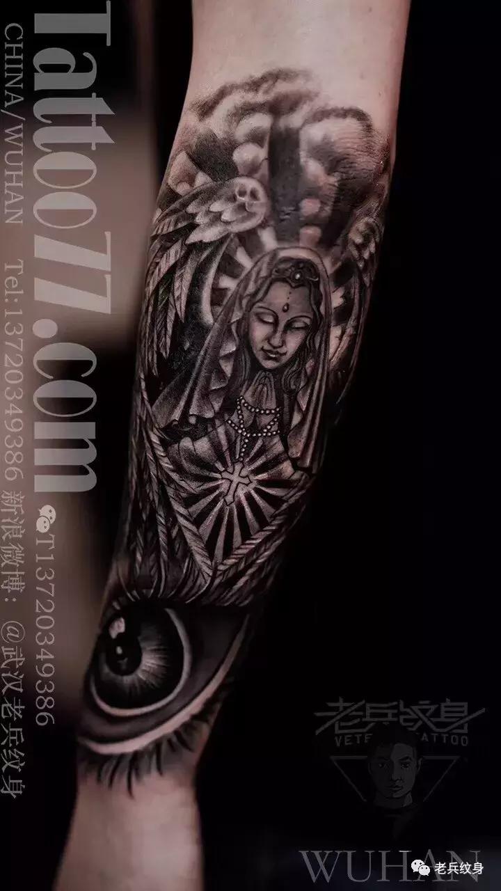 老兵纹身工作室师傅身上纹身,老兵纹身师