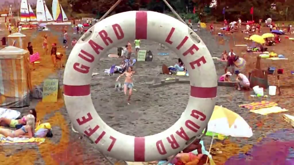 女孩为实现足球梦装成哥哥住宿舍,女孩为了足球梦女扮男装混进球队