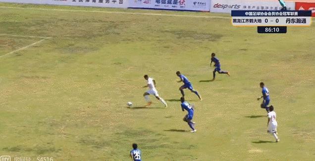 业余足球赛如火如荼,业余联赛点球大战罚丢点球