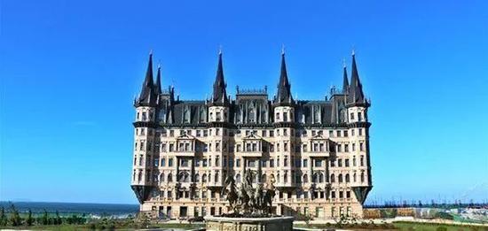 西虹市首富取景地都有哪些城市,西虹市首富体育场取景地在哪里