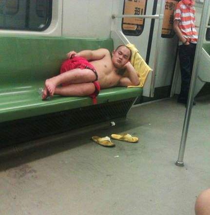 足球明星眼中的c罗和梅西,足球巅峰时的梅西和c罗