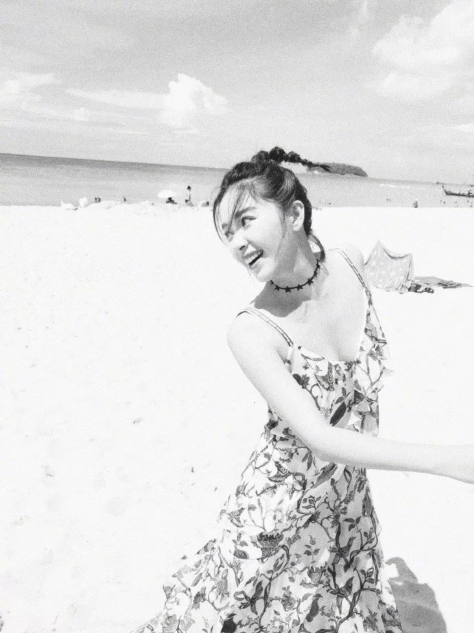 阚清子短发中分两股编发教程,阚清子同款短发发型适合什么脸型