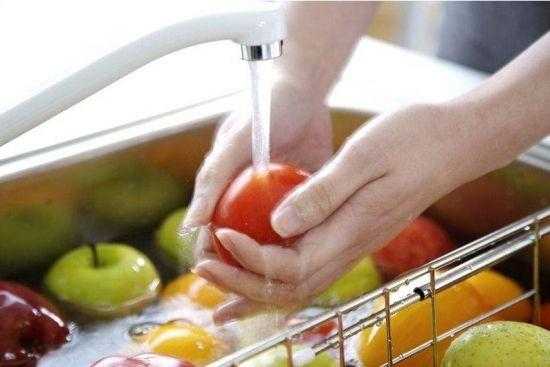 红酒开瓶后剩下的能做什么用,过期红酒利用生活小妙招