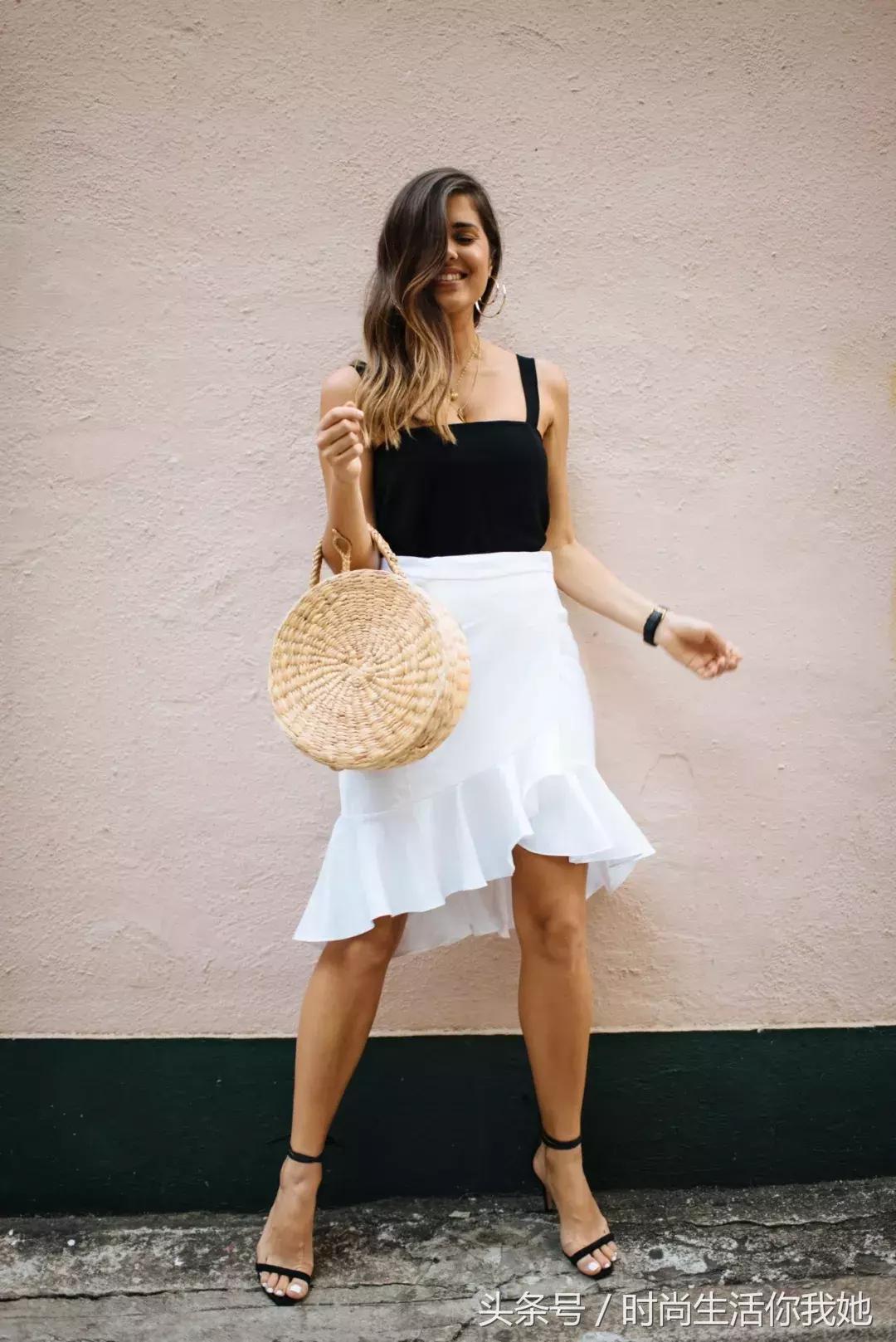 平胸女孩怎么穿才好看,平胸女人怎么穿好看