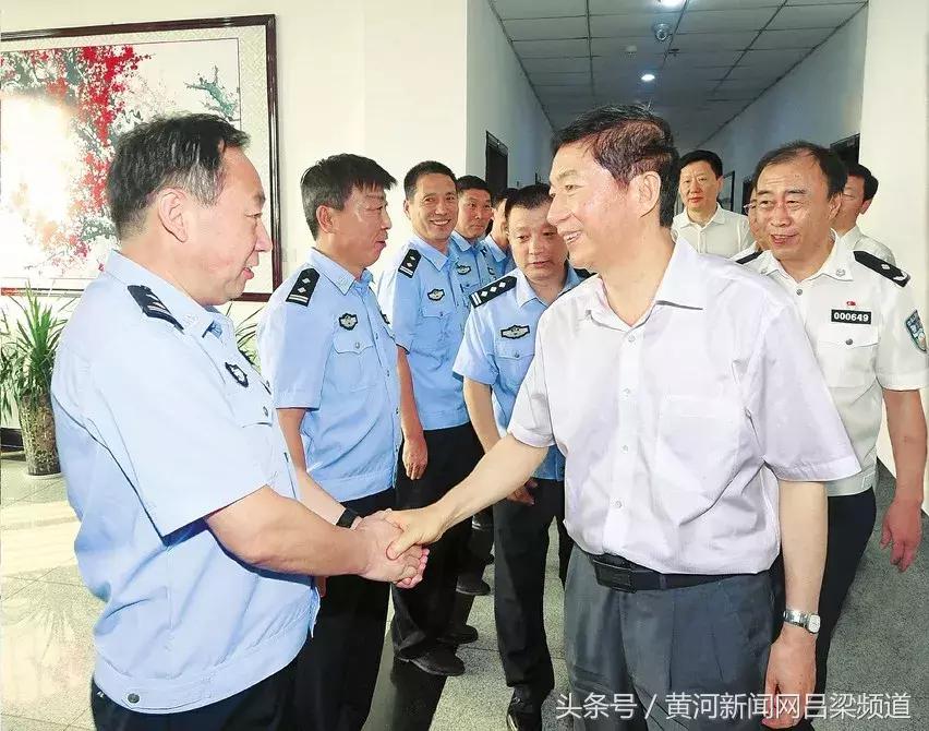 中小学乱订教辅材料专项整治行动,严禁学生购买目录之外的教辅材料