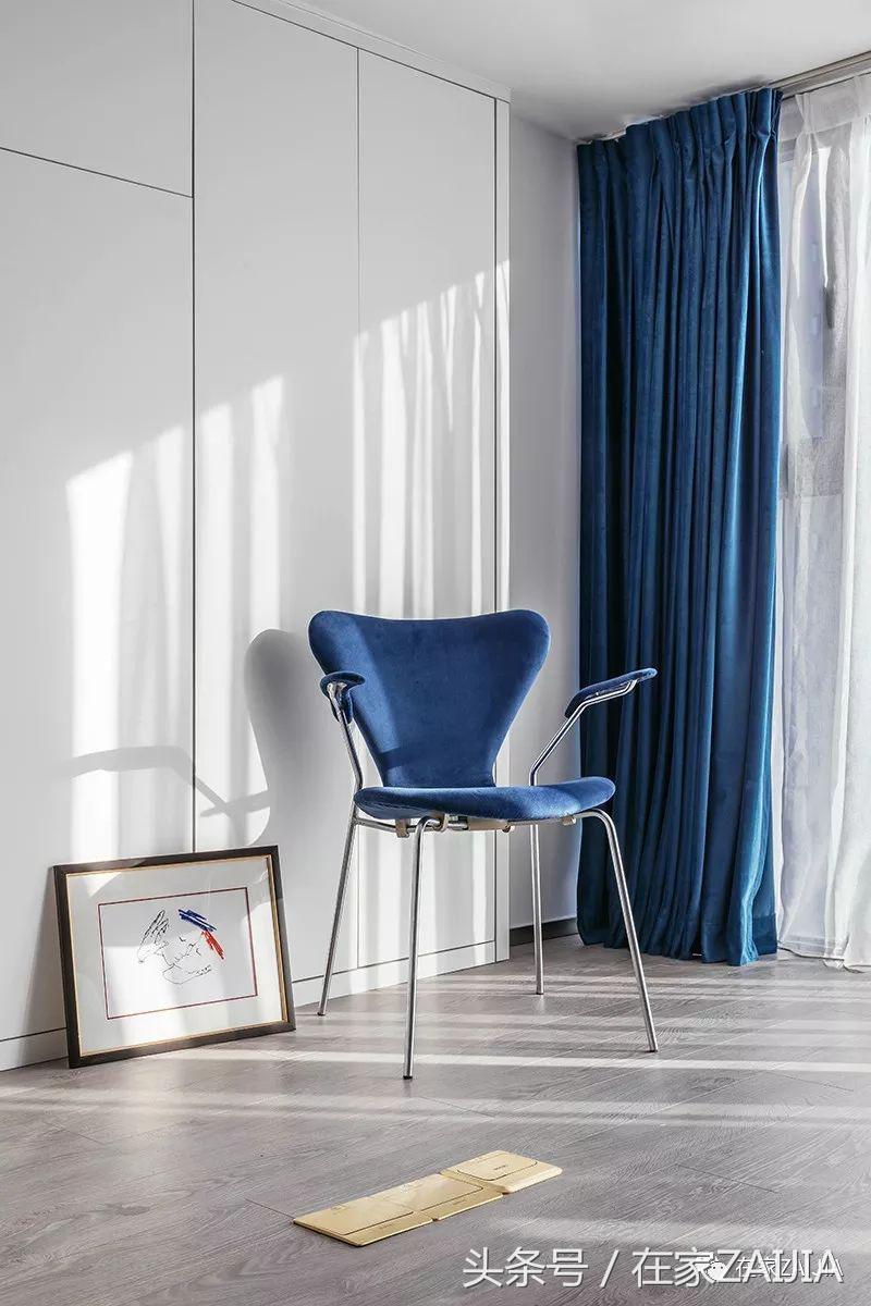 客厅正中放个大楼梯，也太好看了吧！