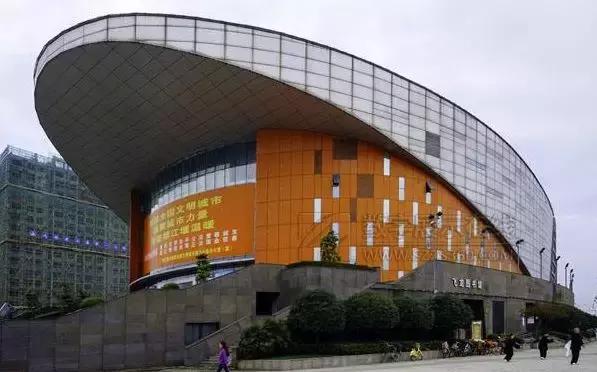 成都155个公共体育场馆免费,成都体育场有序开放