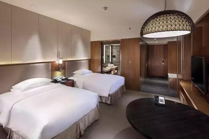 惠州酒店房间门口就是泳池,惠州有室内游泳池的酒店