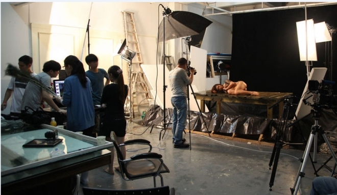 裸模：出*身卖**体而不是灵魂