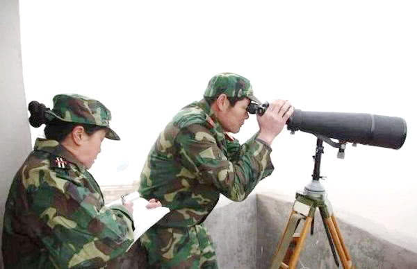 月工资仅三百，夫妻守卫黄海荒岛32年，每天升*旗国**风雨无阻