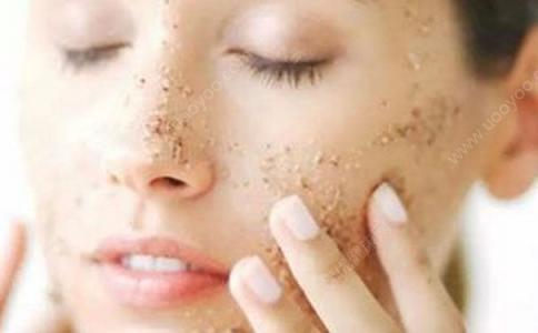 脸上螨虫过多，皮肤粗糙暗黄怎么办？
