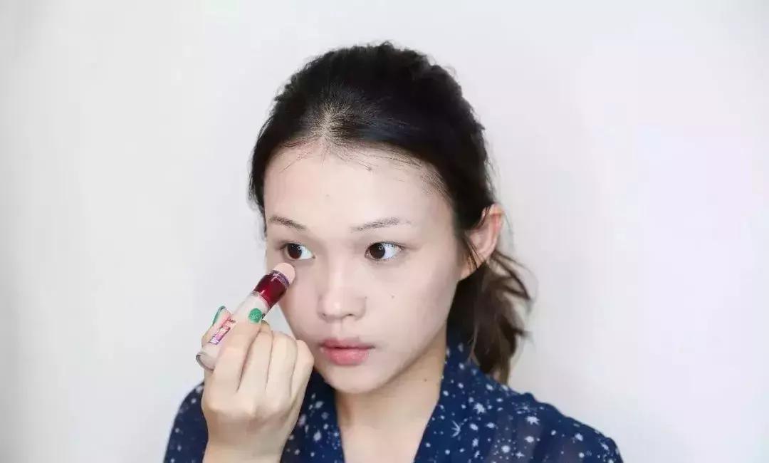 早起画个精致妆,5分钟快速出门日常妆