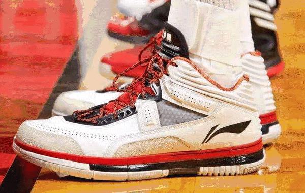 潮牌山寨比正品还好,穿山寨的潮牌真的很丢人吗