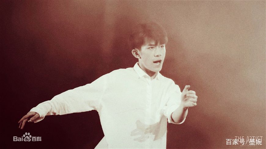 易烊千玺舞姿热烈利落控制力刚硬,易烊千玺热舞神场面