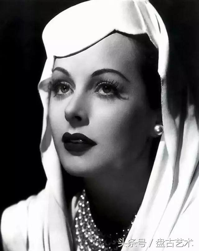 史上第一位全裸的女艺术家，她的智慧比艳照更高明（盘古文化艺术