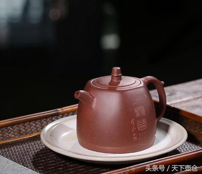 紫砂壶表面黑点,红泥紫砂壶表面有黑点