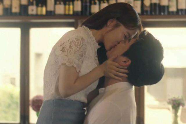 演员在拍吻戏时有哪些是真吻,拍吻戏时演员不尴尬吗