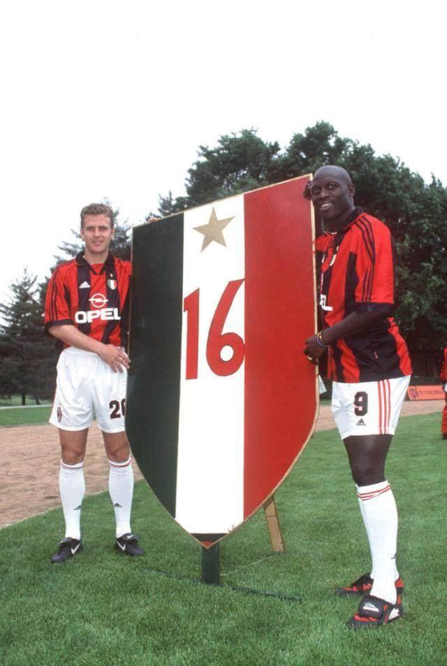 力压战神巴蒂的头球帝皇比埃尔霍夫