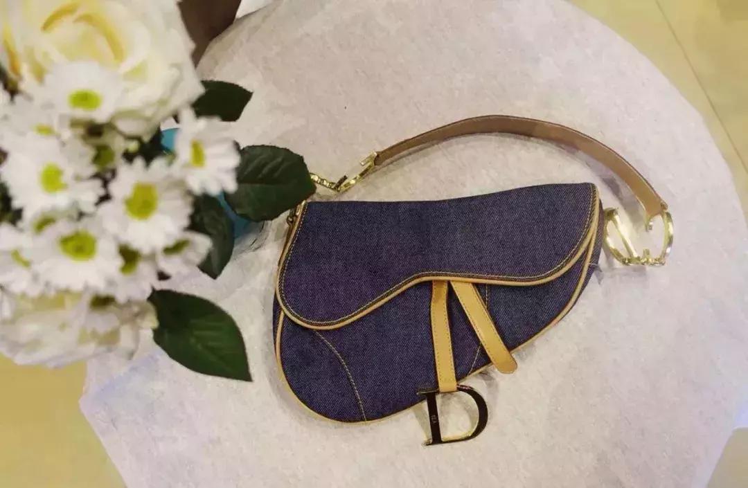 邓丽君与王菲的歌曲,邓丽君和王菲的经典歌曲