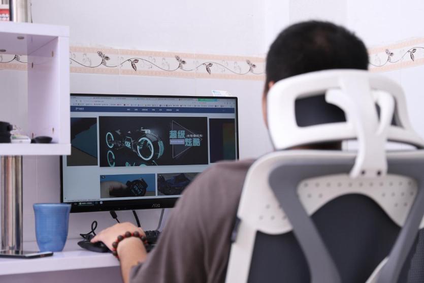 好调节的电脑椅,黑白调的电脑椅怎么样