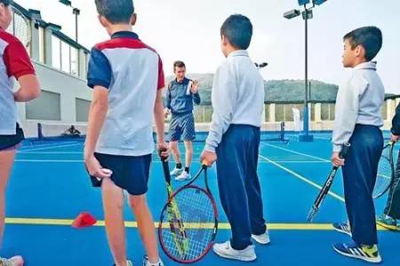 网球初学者如何练好打网球,网球的技巧视频教程