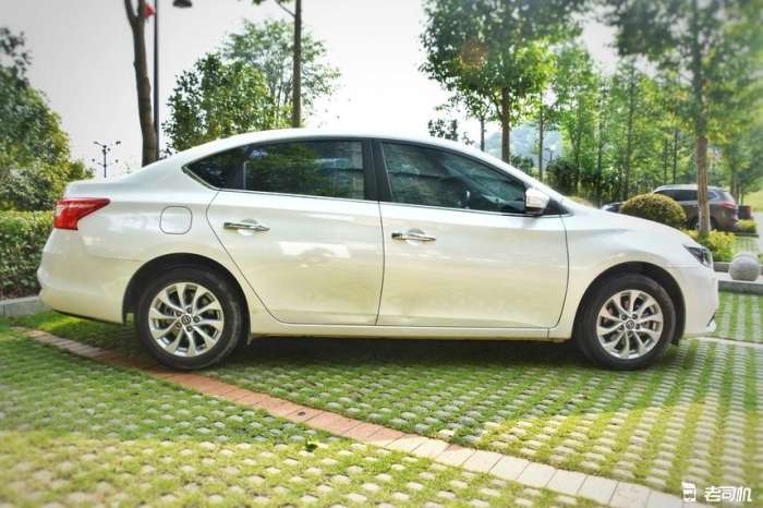 5万块日产天籁值得买吗,适合年轻人的第一辆车10万