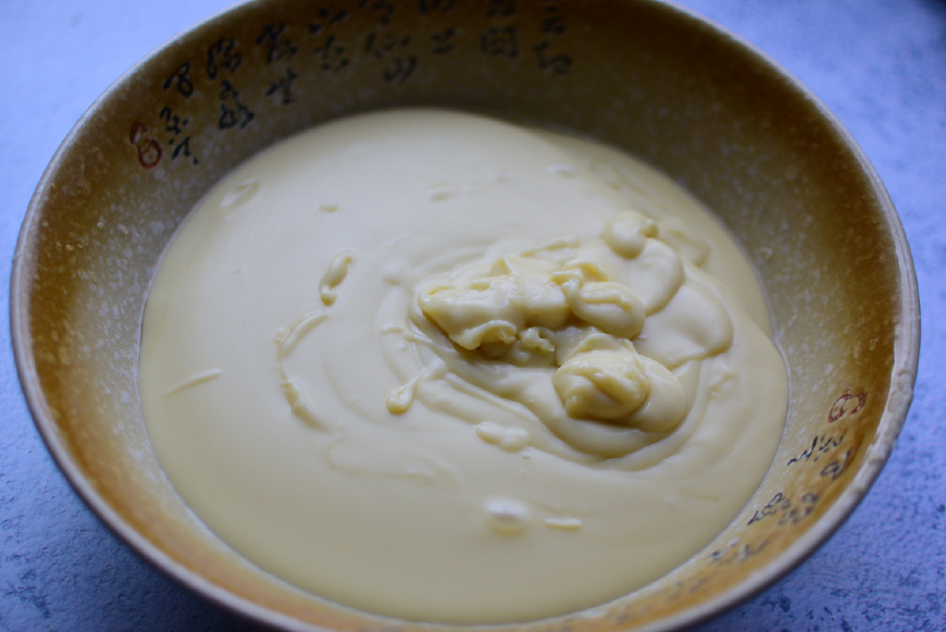 教你绿豆糕正宗的做法，软嫩香甜，还能解暑，做法简单，一看就会