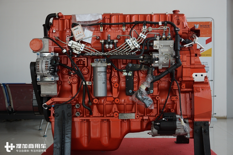 据说拉风叶大件都没有问题，这是国产重载卡车市场的又一悍将？