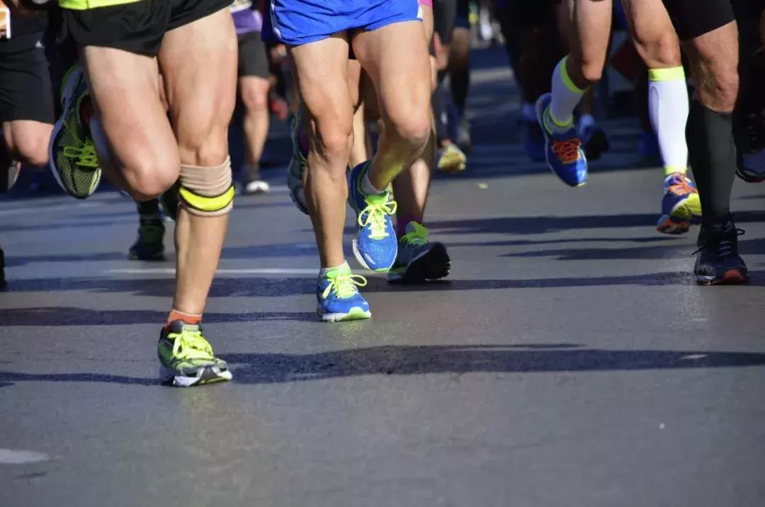 马拉松的基本常识初跑者必备,马拉松赛前一个月训练计划表